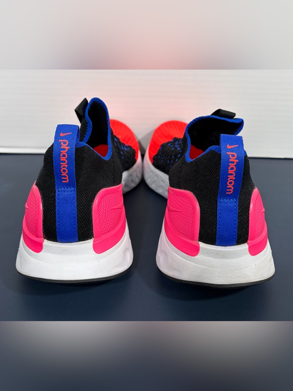 Nike REACT PHANTOM RUN FLYKNIT 2  Women’s Sneakers  Size 12 (DX2354 001) - Picture 4 of 8